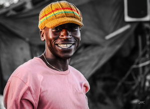 开云kaiyun-英超比赛中裁判语调与非语言行为对球员情绪波动的影响，用语言或行为对裁判员的判决表示异议